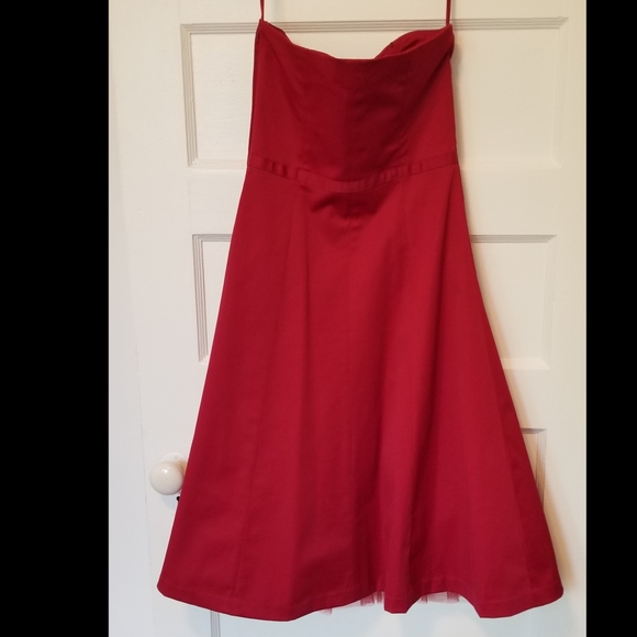 Red Dress - Picture 2 of 4